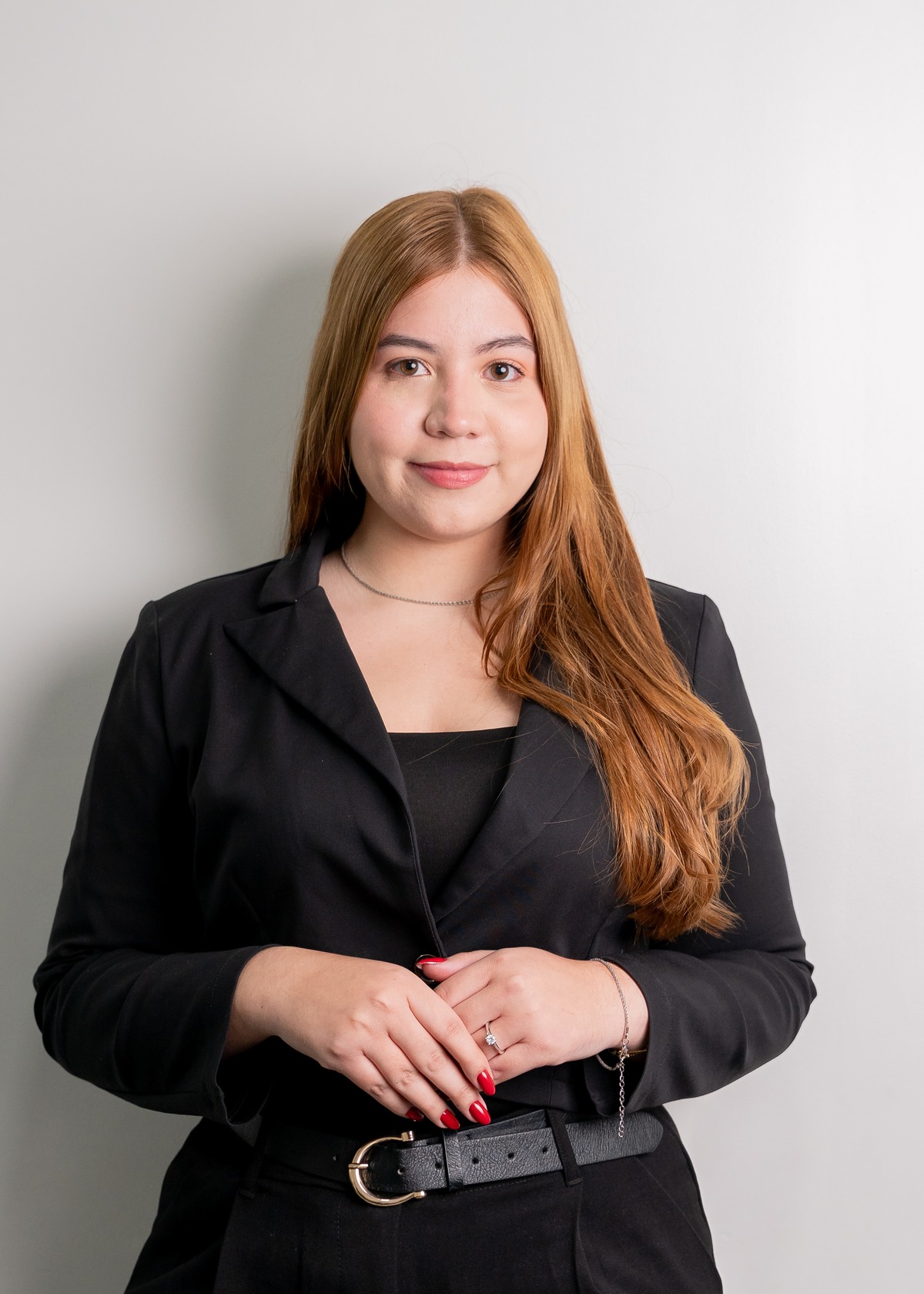 María Hernández — Asociada · Soporte Legal